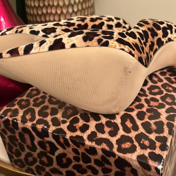 Velvet leopard print stilettos - Picture 3 of 3